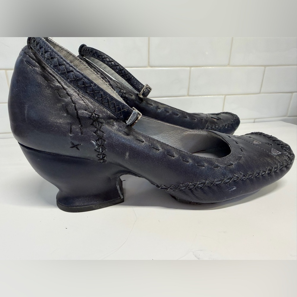 INDIGO by Clarks Dark Blue Leather Square-Toe Pumps w/ Ankle Strap Size 7